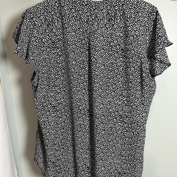 Covington Black and White Blouse with Flutter Sleeves and V-neck - Picture 2 of 3